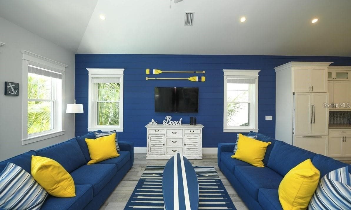 212 Spring Ave photo 5