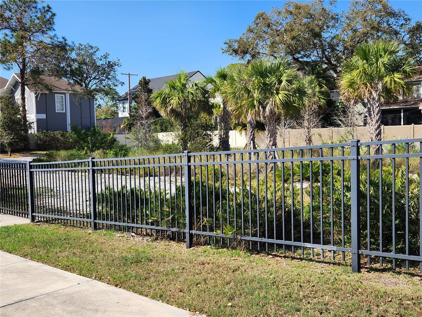 4409 W El Prado Blvd photo 2