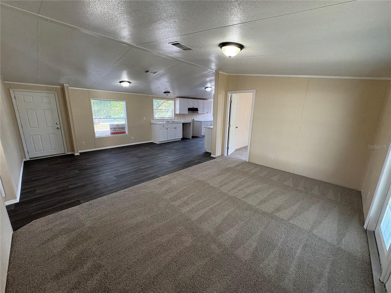 371 Highlands Way photo 3