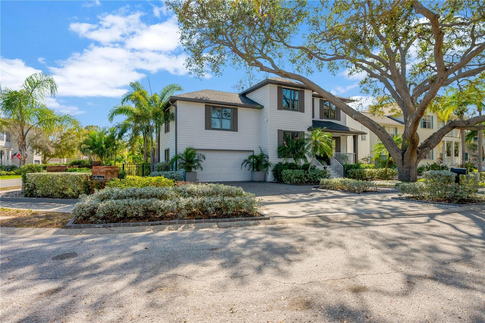 2802 Northpointe Ln photo 4