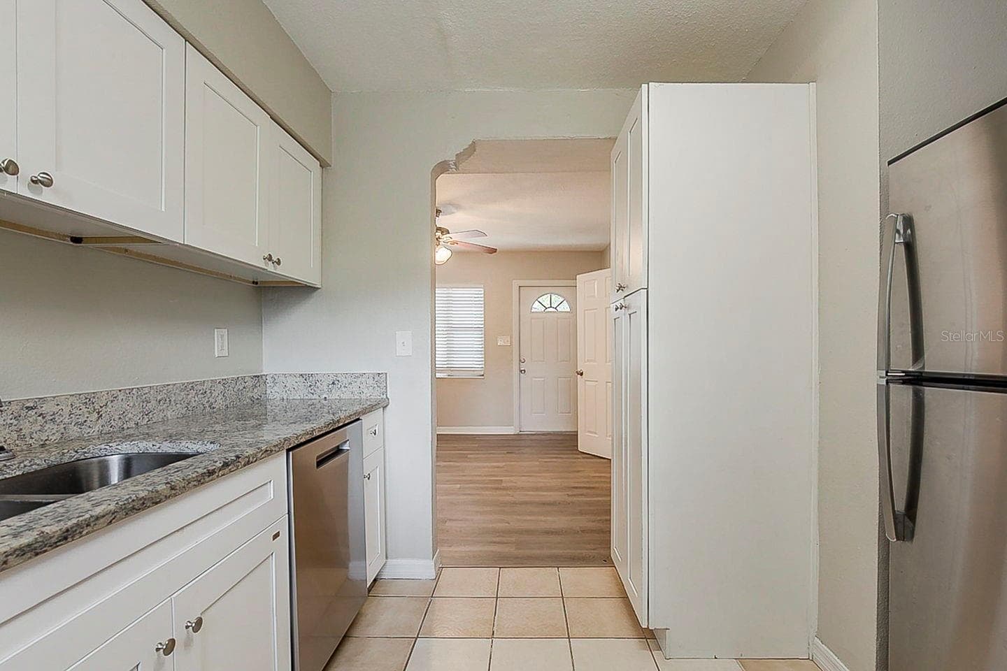 4226 E Emma St photo 4
