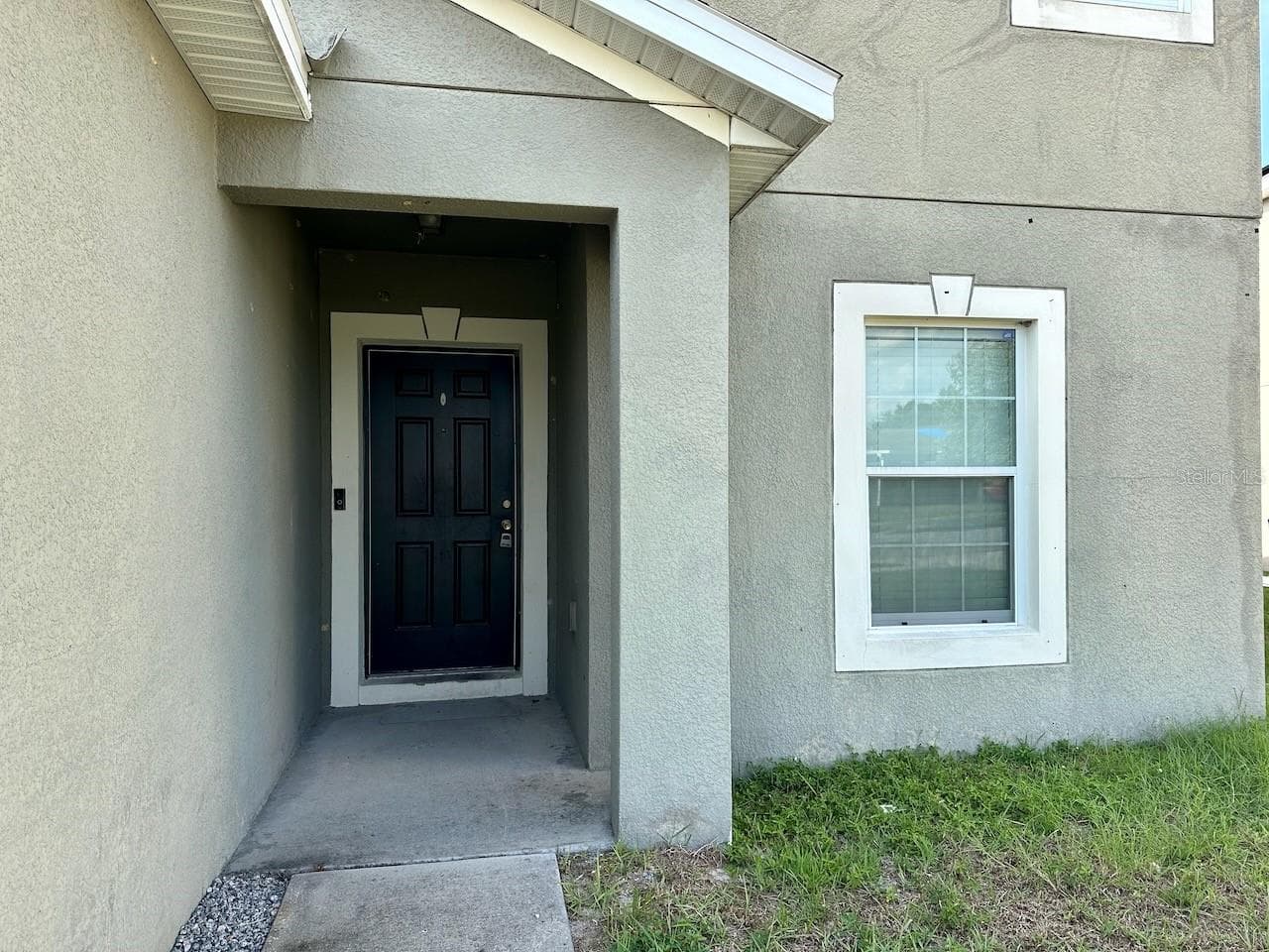 235 Hibiscus St photo 4