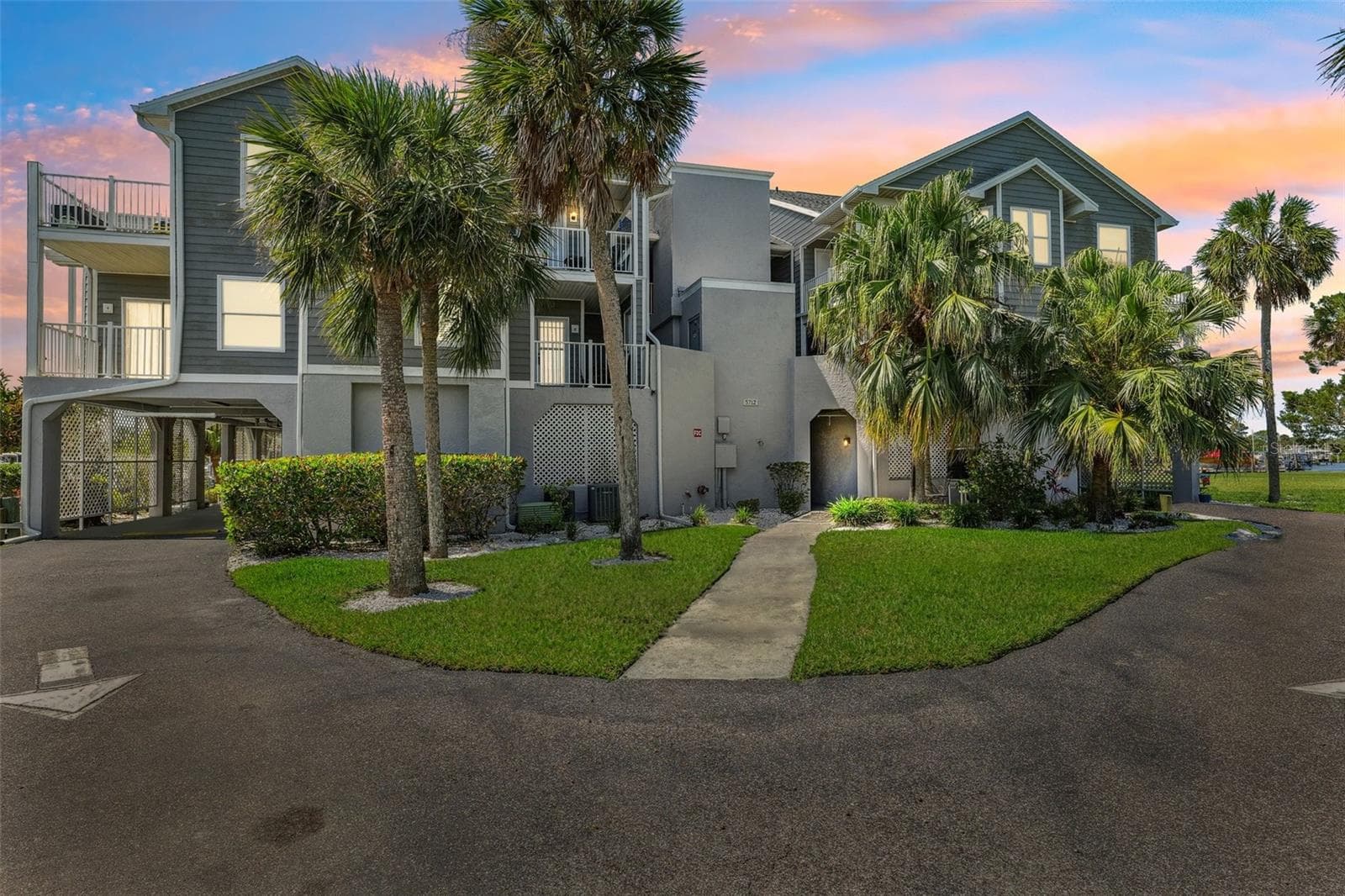 5712 Biscayne CT #103 photo 4