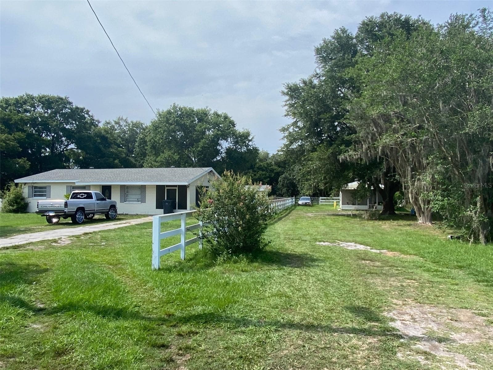 4316 E Knights Griffin Rd photo 4