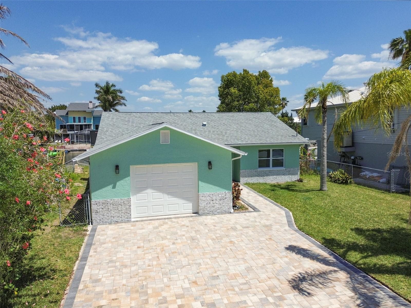 4482 Kingston Dr photo 3