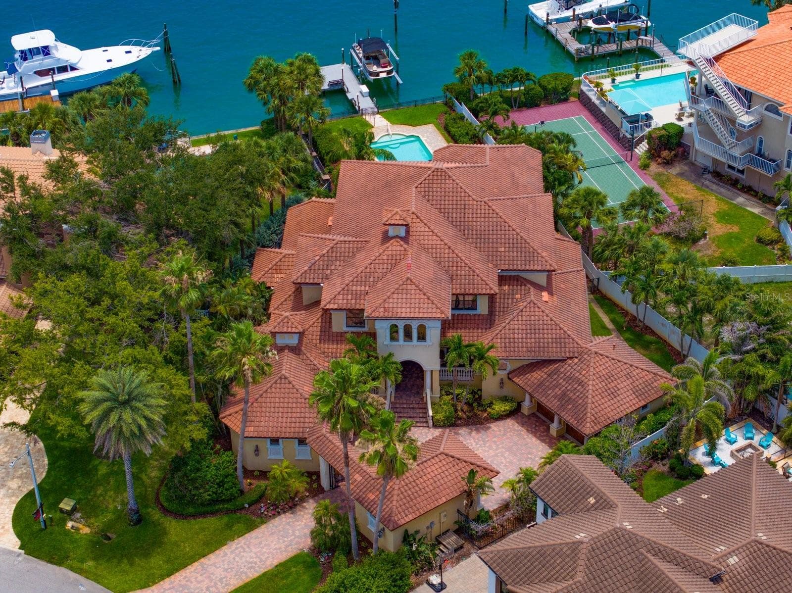 841 Ponce DE Leon Dr