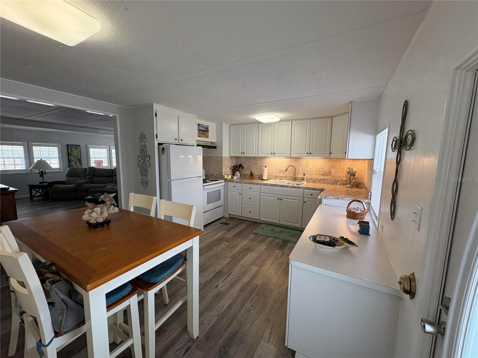408 49th A Ave E photo 4