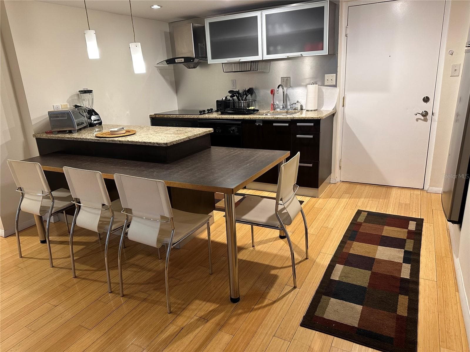701 S Madison Ave #410 photo 5