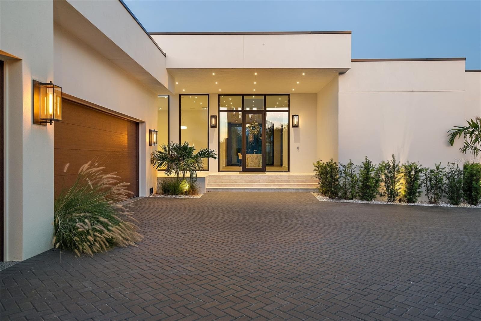 501 Barcelona Dr photo 3