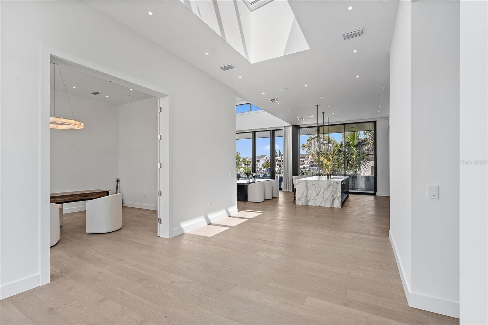 501 Barcelona Dr photo 4