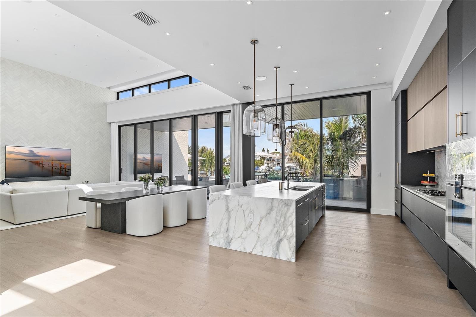 501 Barcelona Dr photo 5
