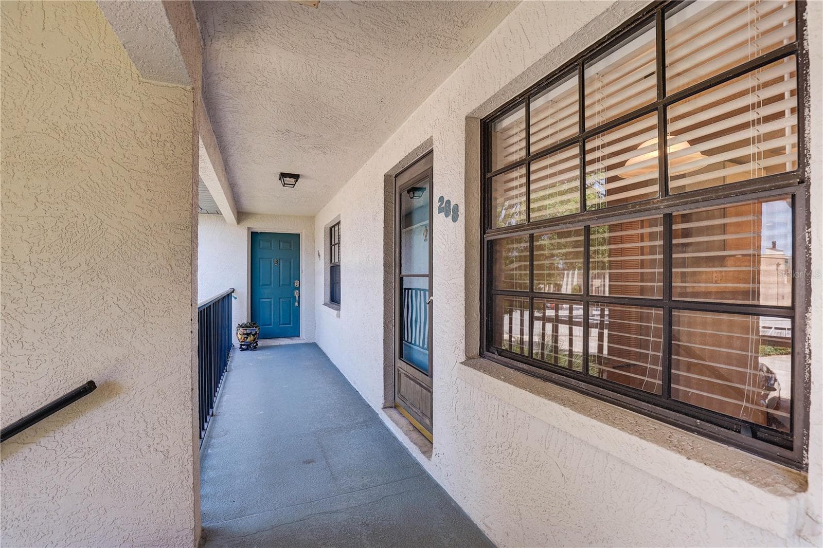 11800 Park Blvd #208 photo 3