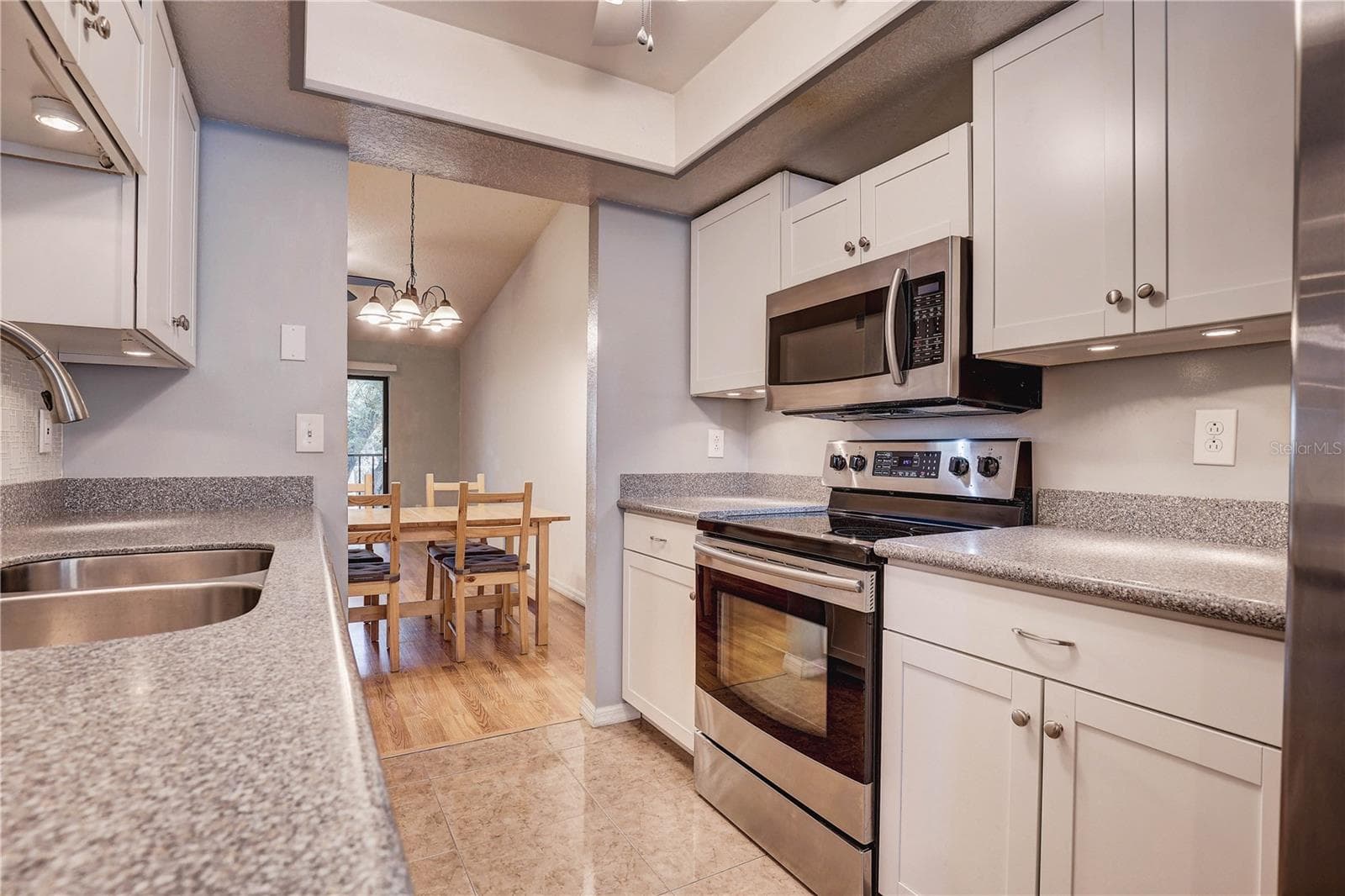 11800 Park Blvd #208 photo 5