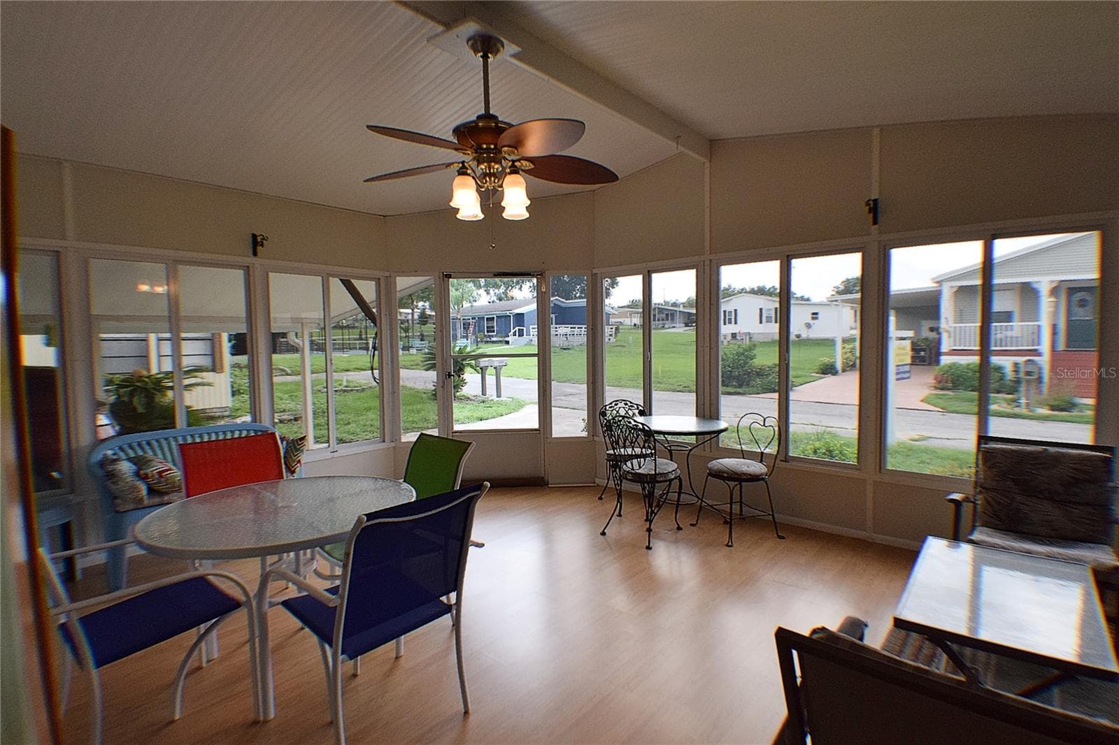 10055 Collingwood Ave photo 4