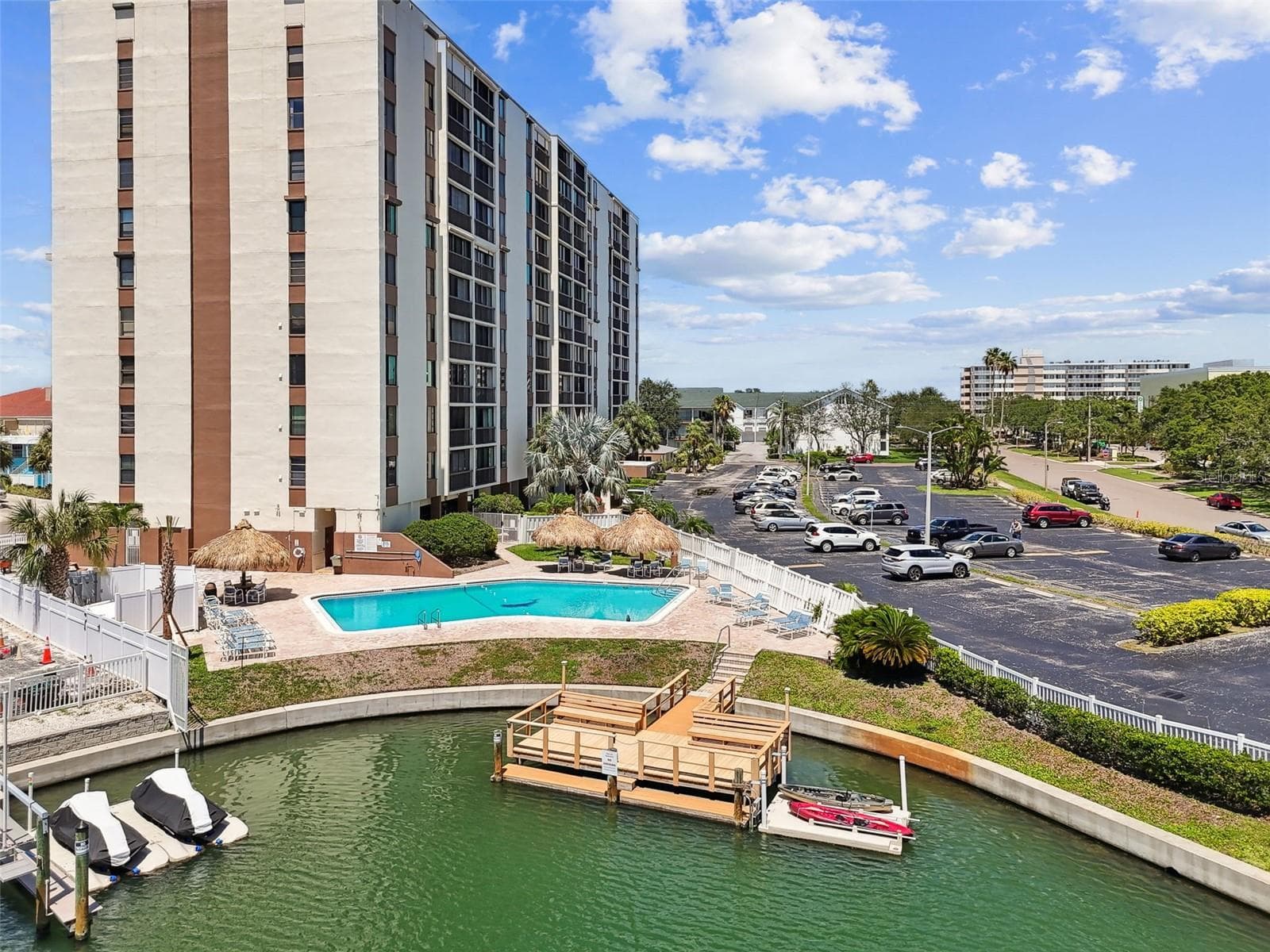 255 Dolphin Pt #207