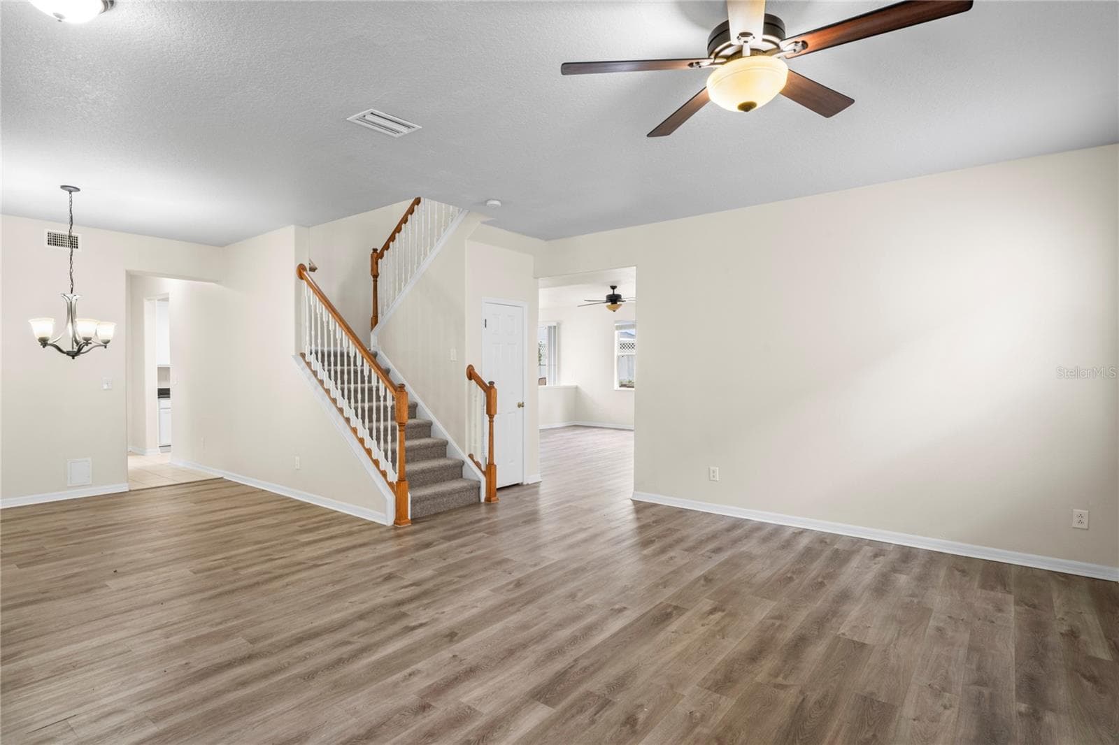7249 Bridgeview Dr