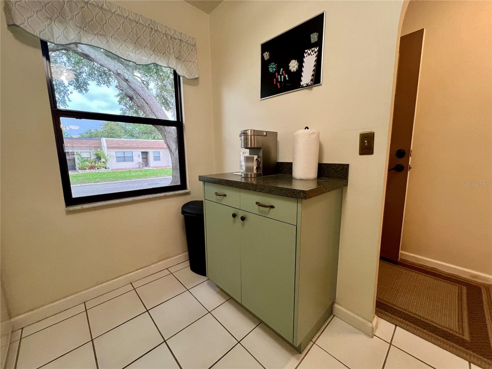 1286 Mission Hills Blvd photo 4