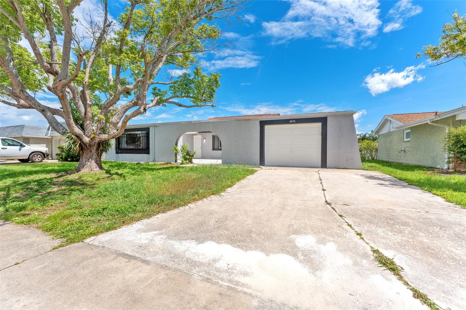 4016 Grayton Dr