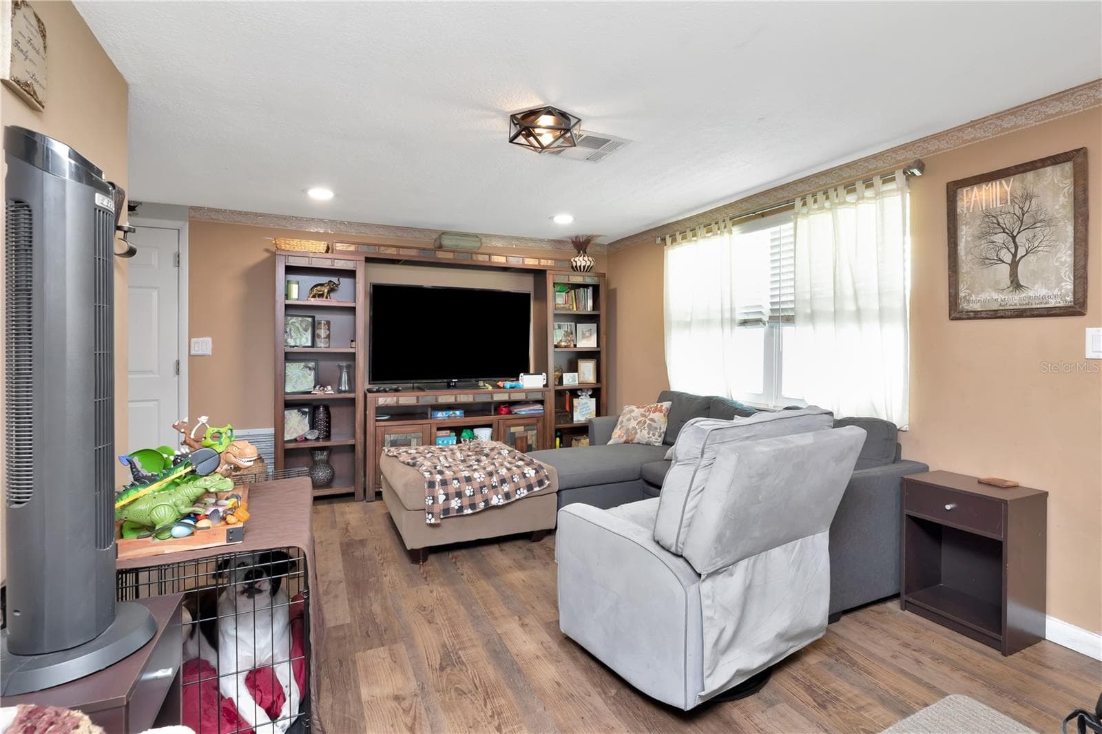 3426 Coldwell Dr photo 3