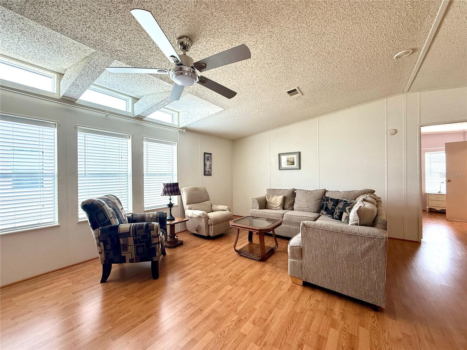 222 N Saint George Cir photo 4
