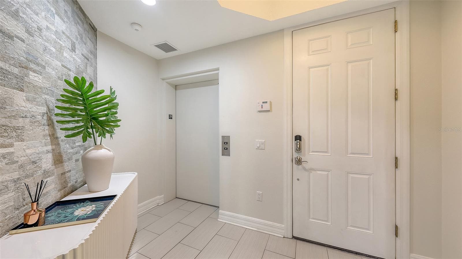 1921 Monte Carlo Dr #302 photo 3