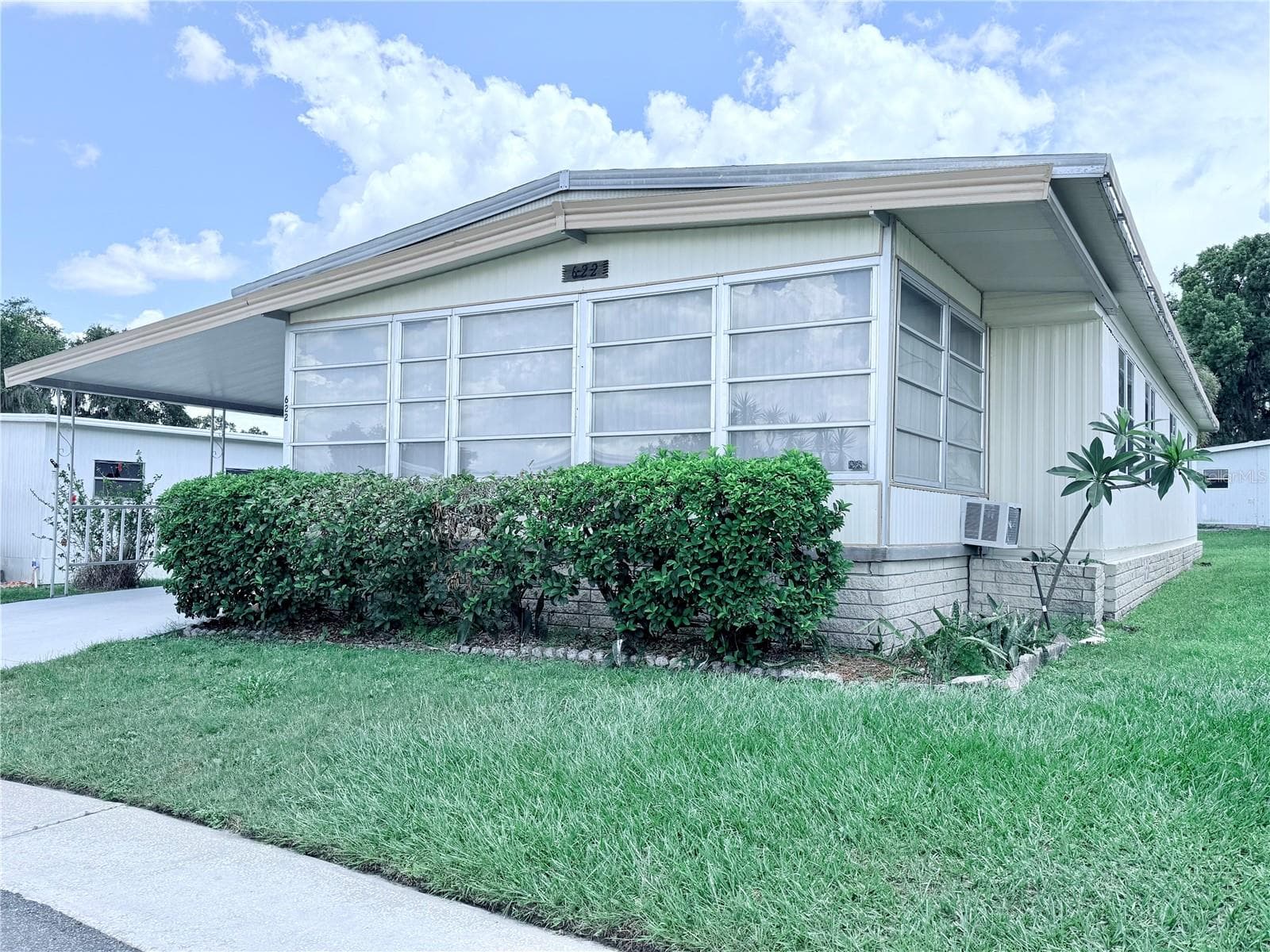 622 Elizabeth Ln