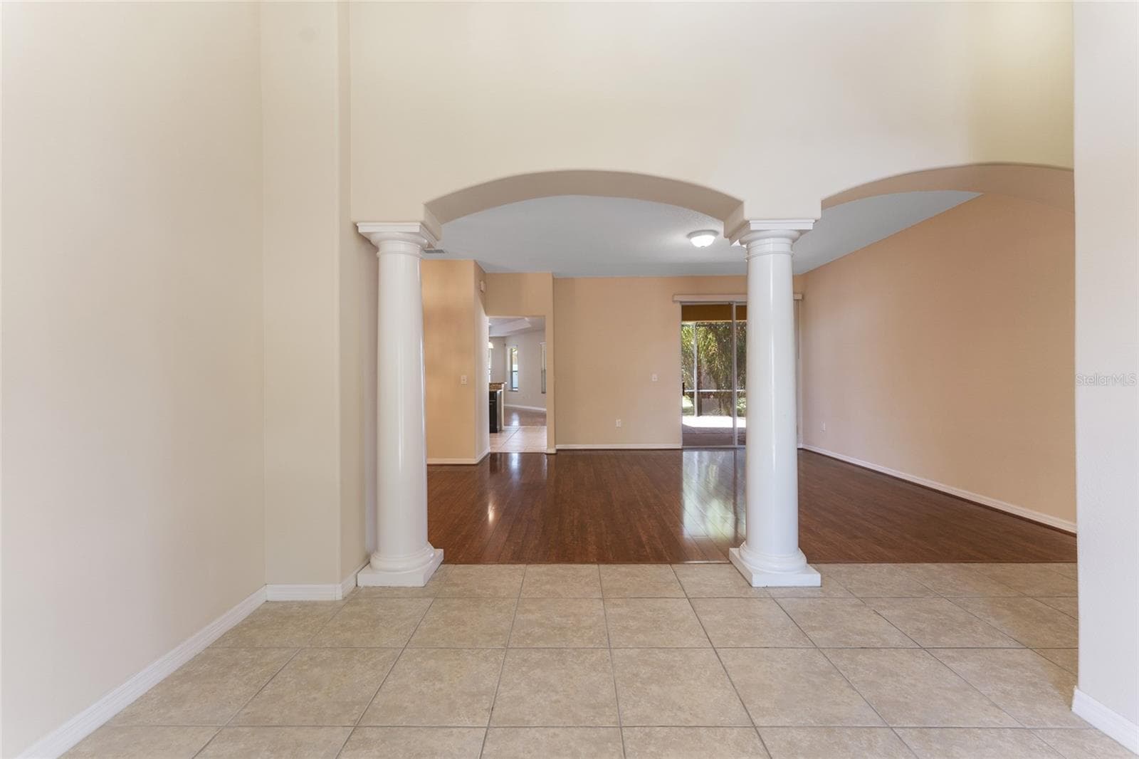 2637 Yukon Cliff Dr photo 3