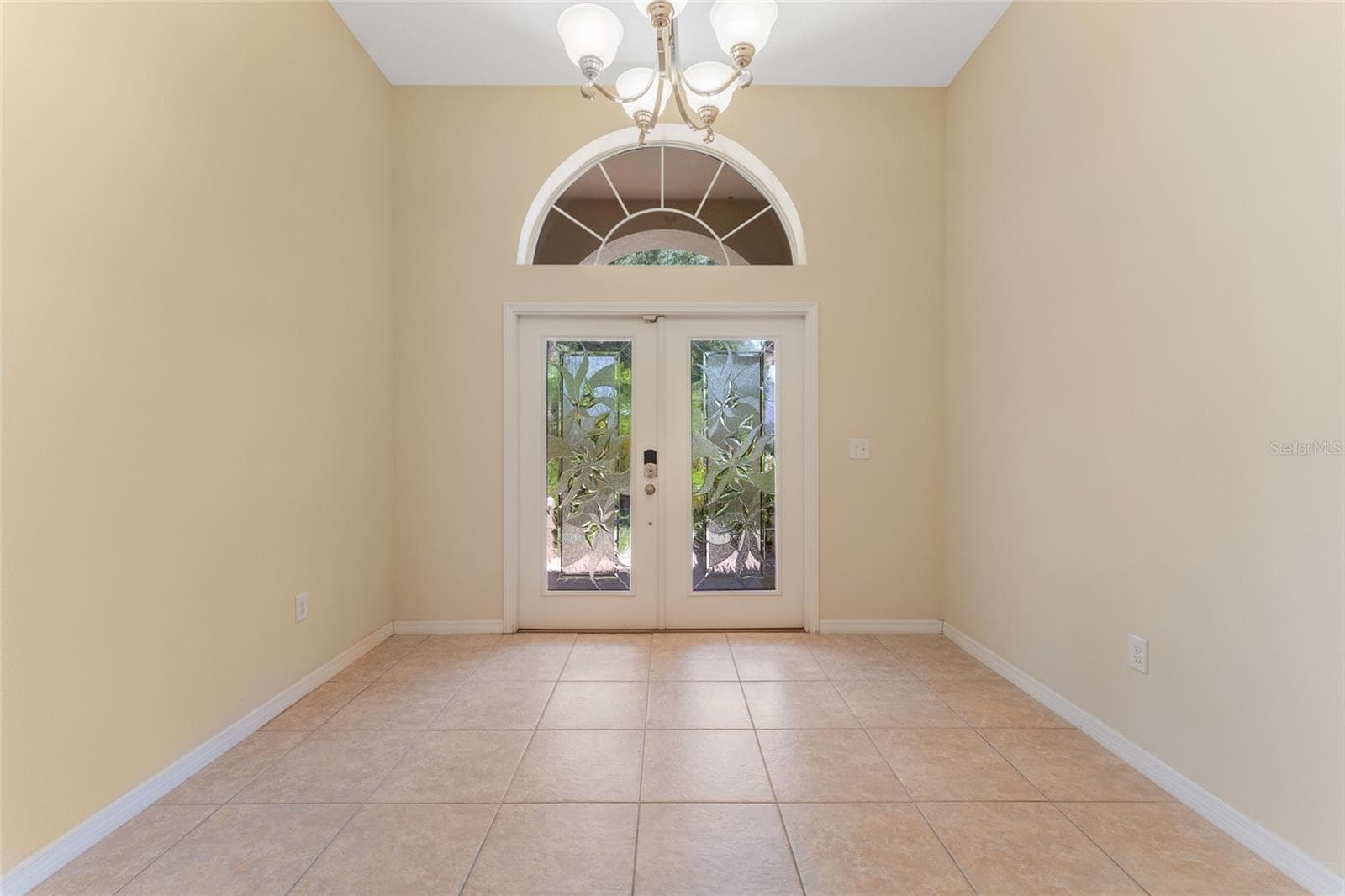 2637 Yukon Cliff Dr photo 4