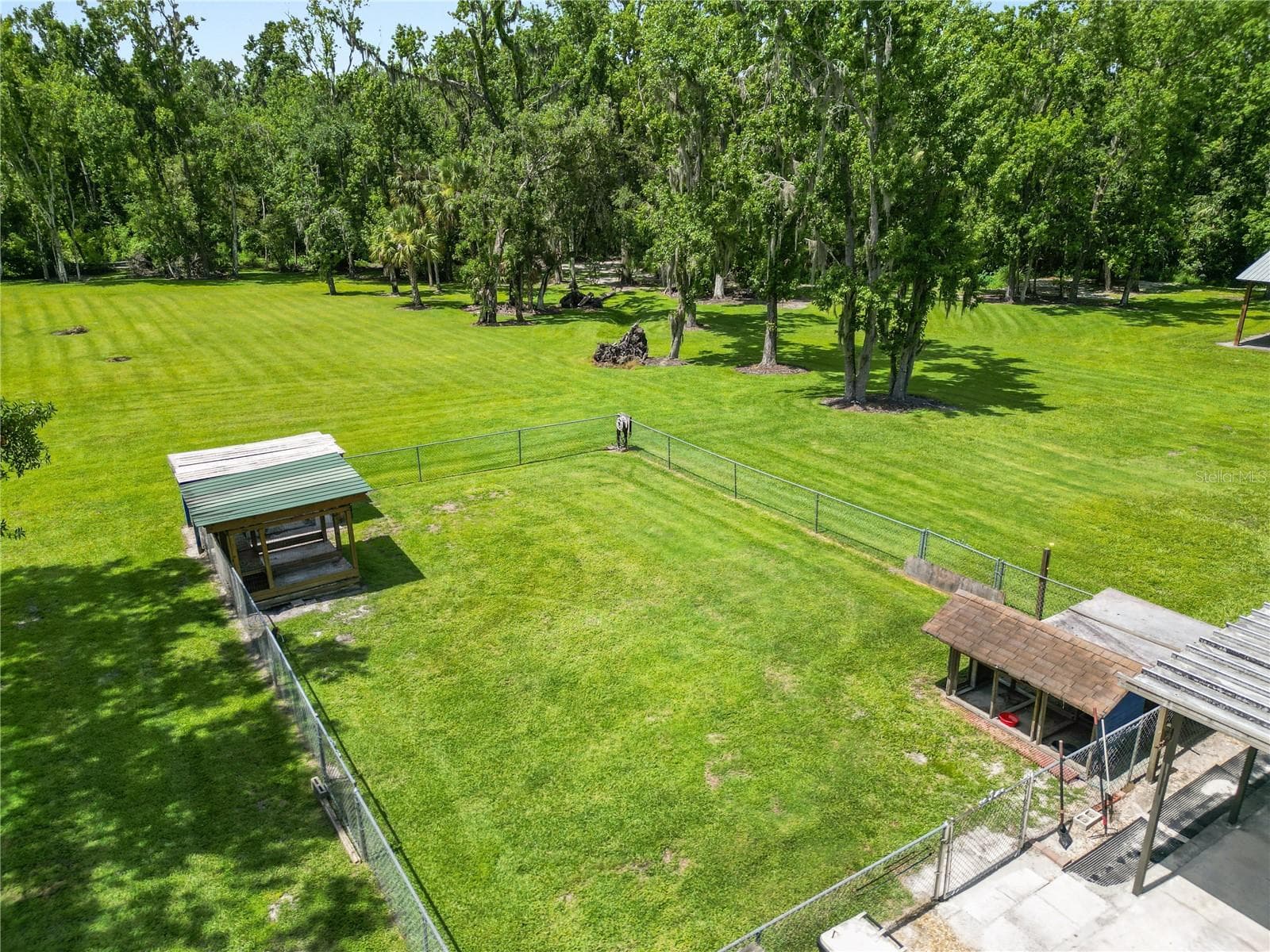 6325 Oakview Ln