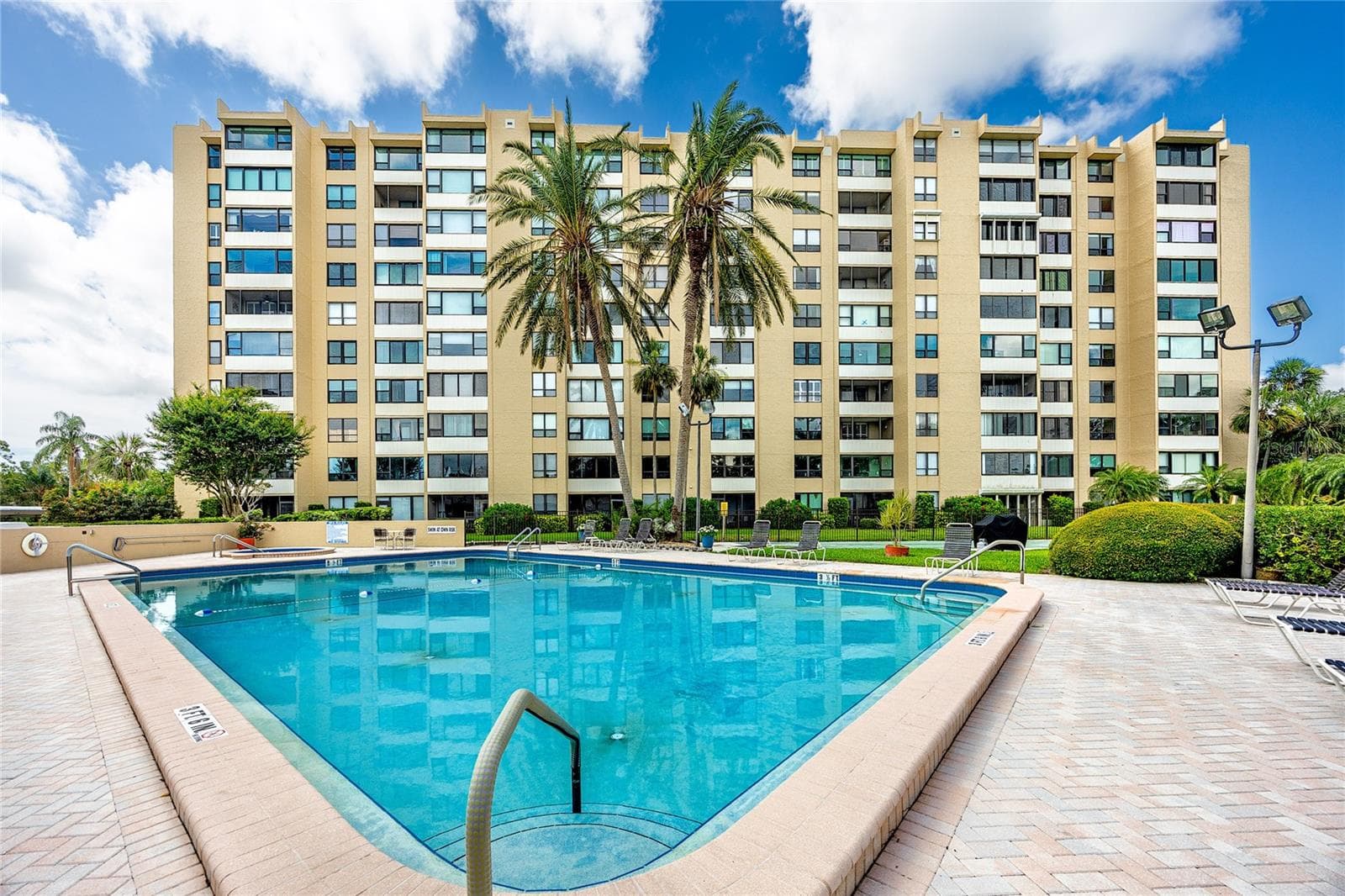 2621 Cove Cay Dr #309