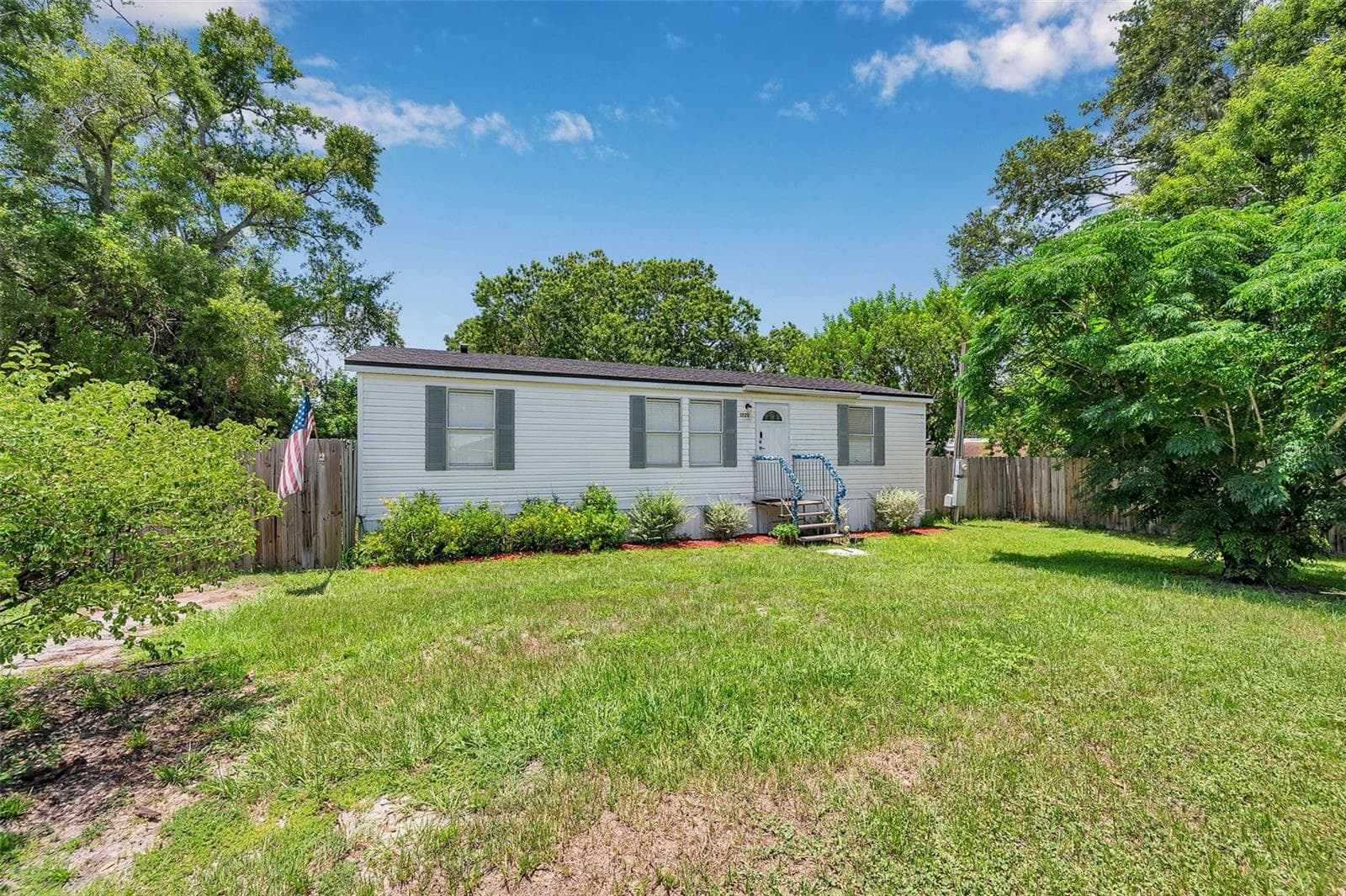 1222 Rowell St photo 3