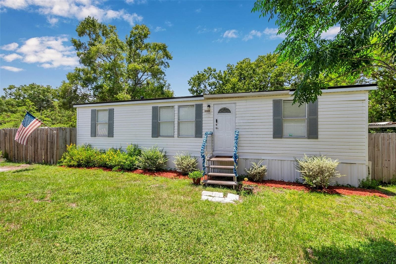 1222 Rowell St photo 5