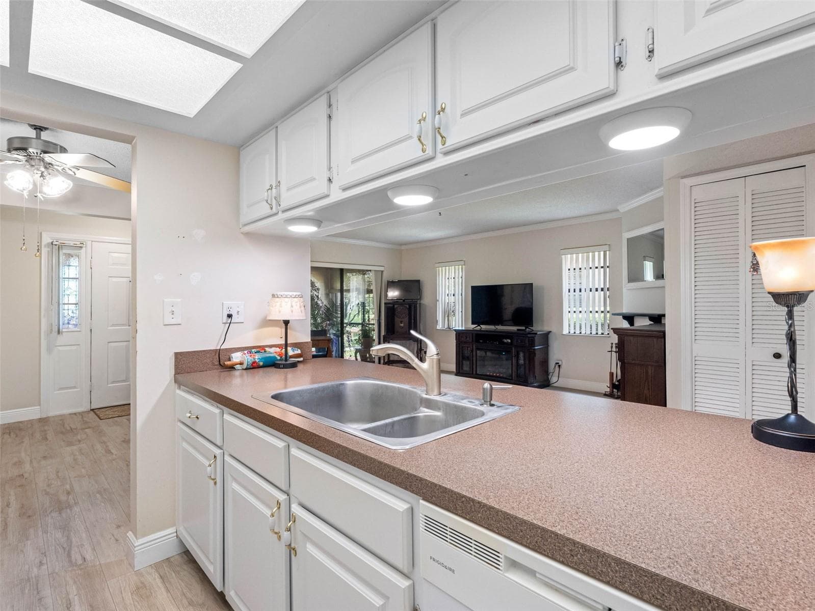 10182 Seminole Island Dr photo 3