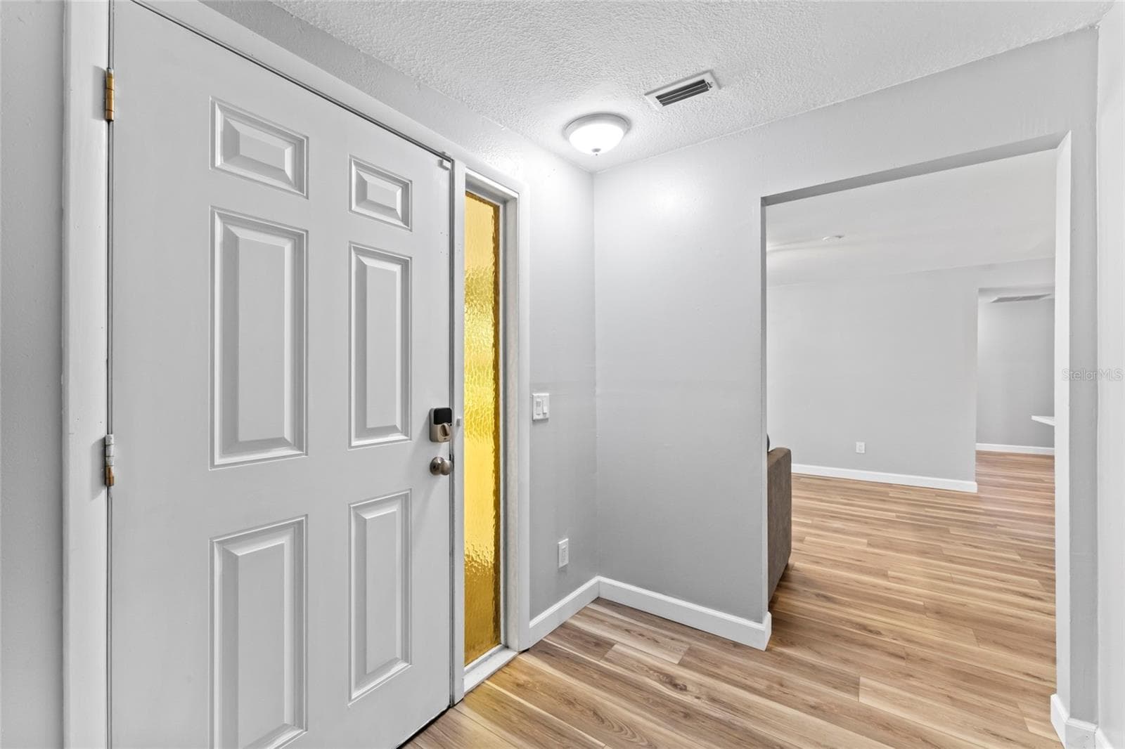 1127 Wyatt St N photo 3