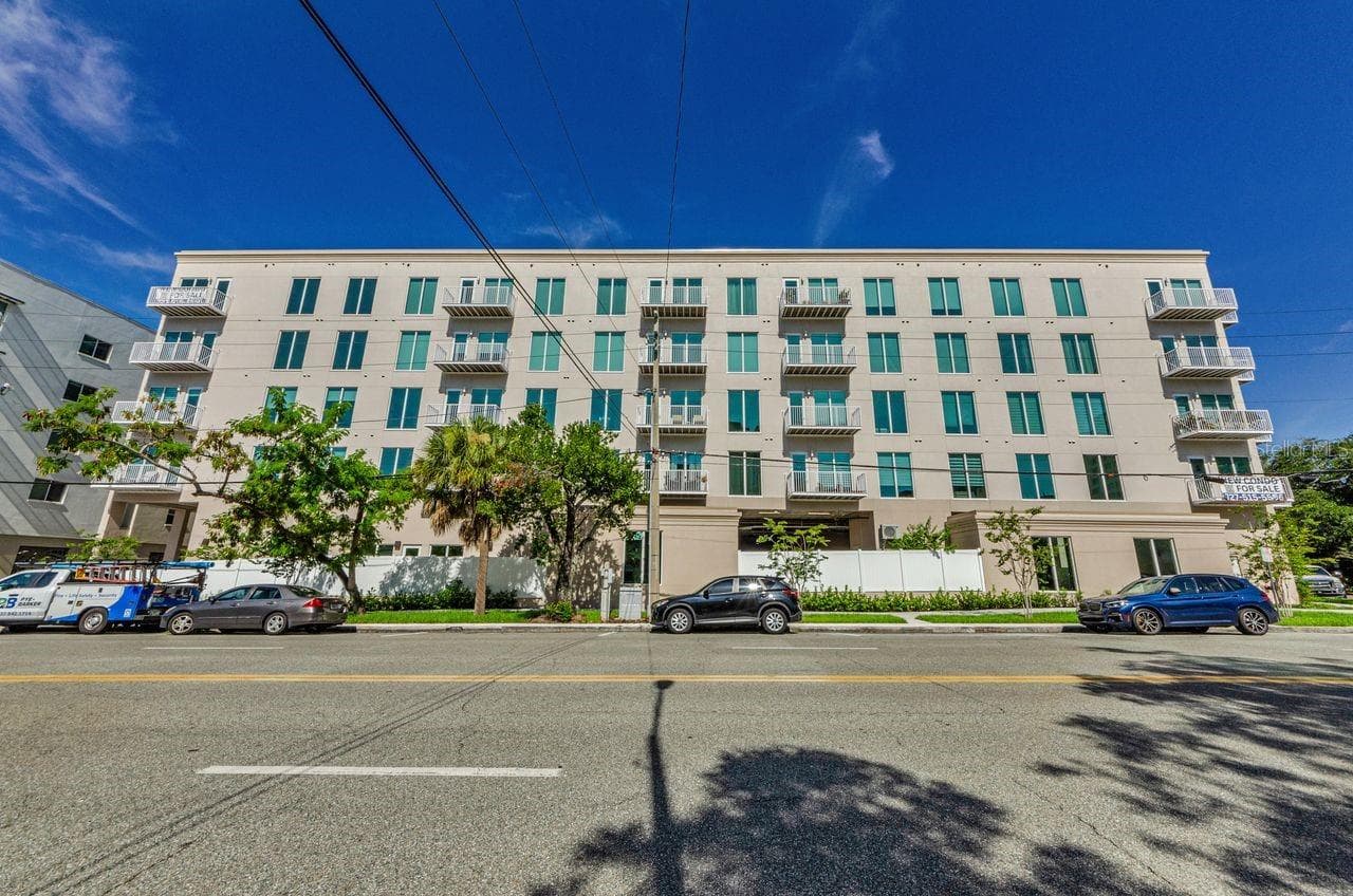 600 3rd Ave S #301