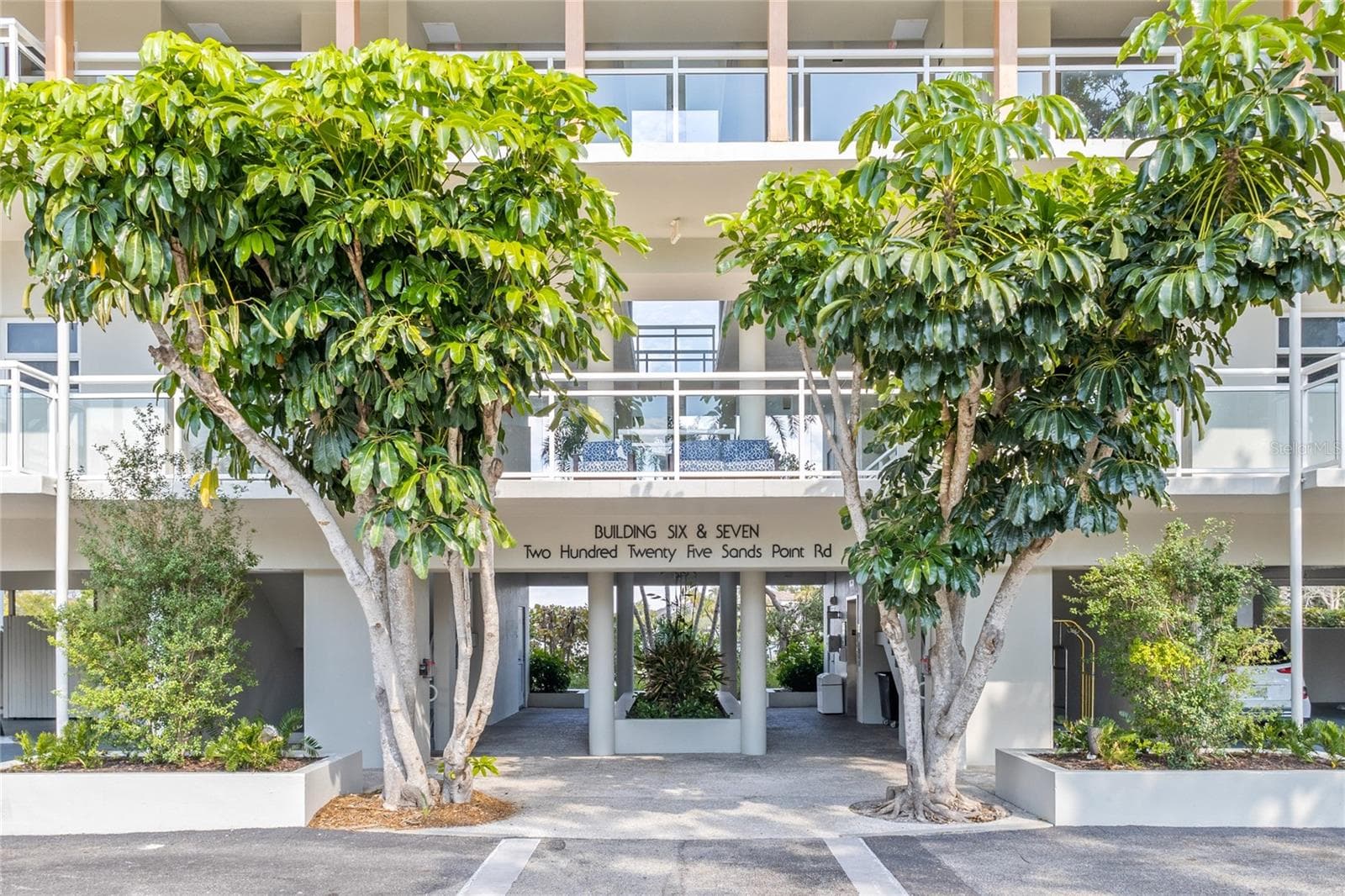 225 Sands Point Rd #6103