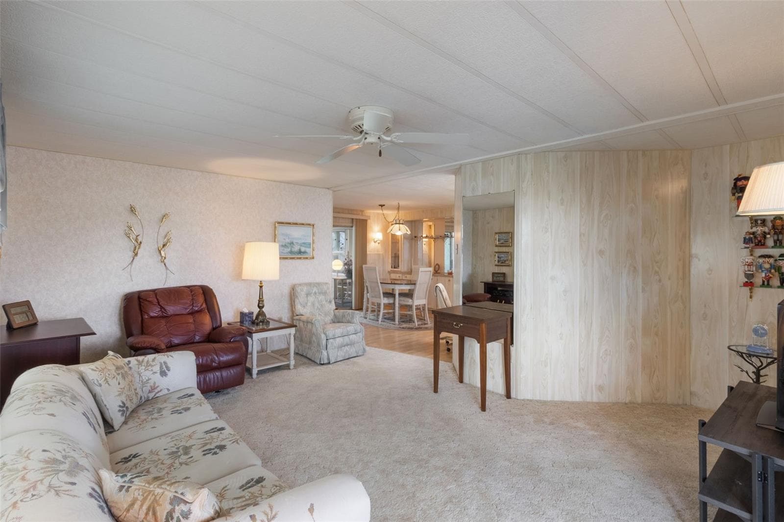 4246 Cedarwood St photo 3