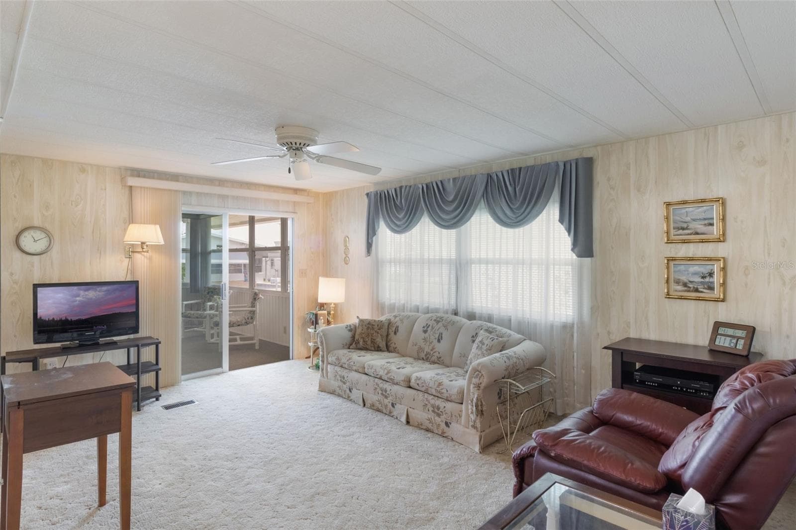4246 Cedarwood St photo 4