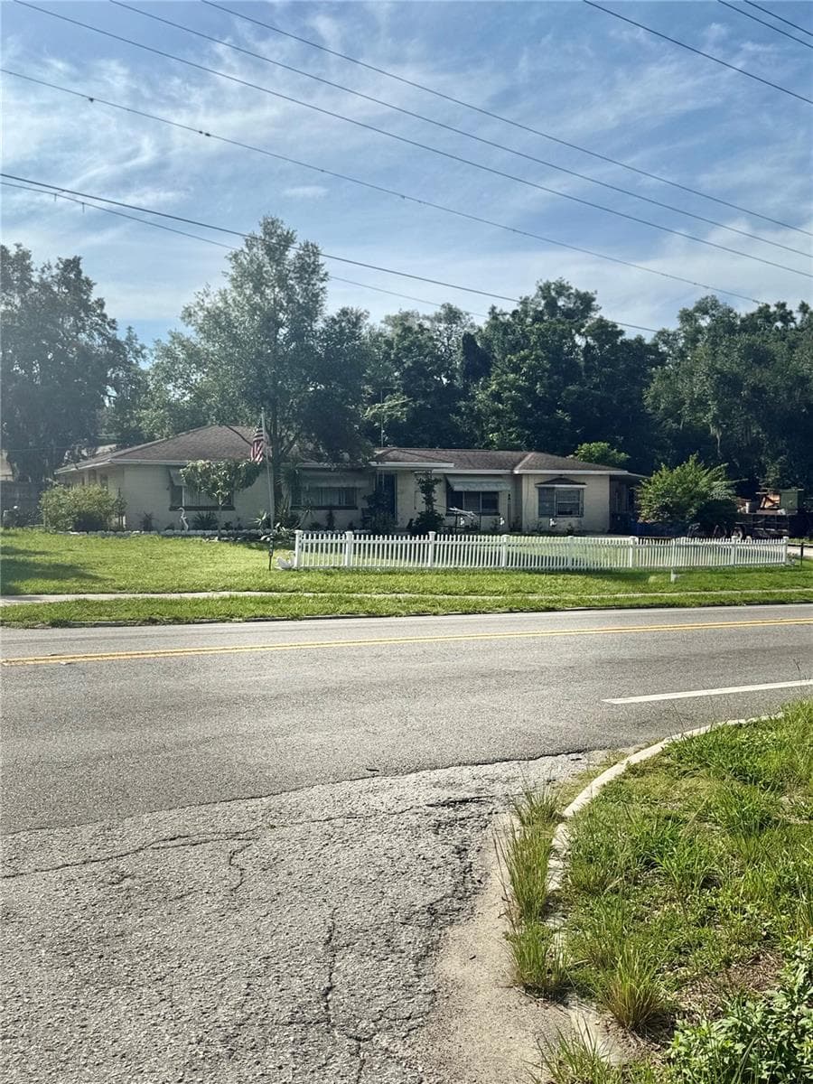 485 N Buena Vista Dr photo 3
