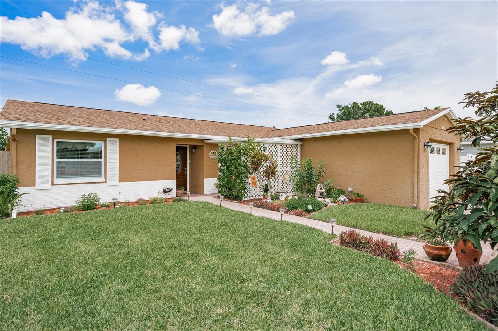6411 Elmhurst CT photo 3
