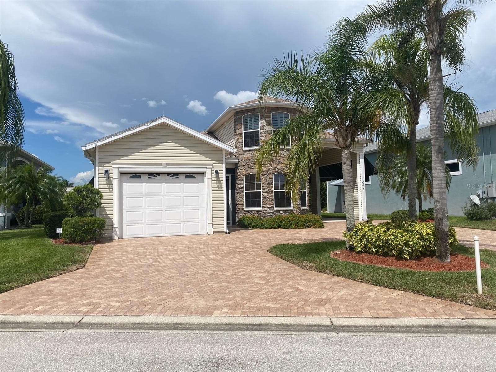 529 Meandering Way