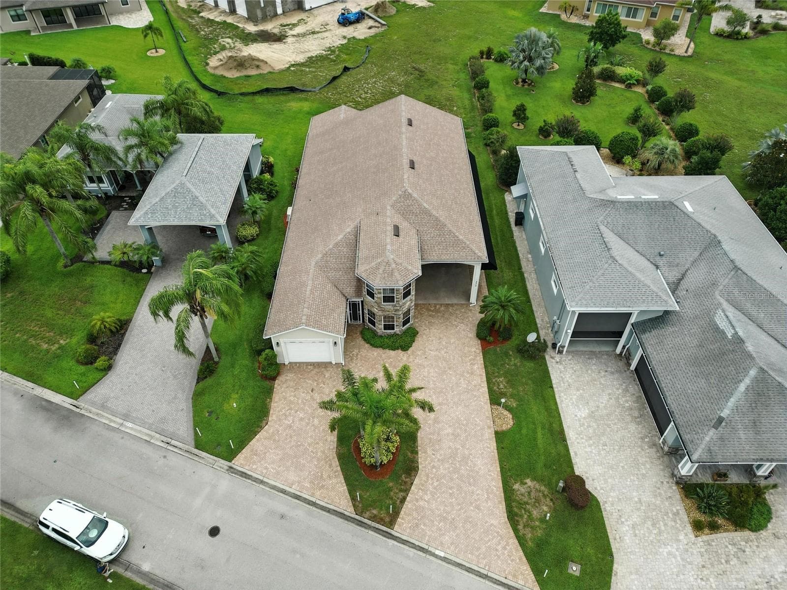 529 Meandering Way photo 5