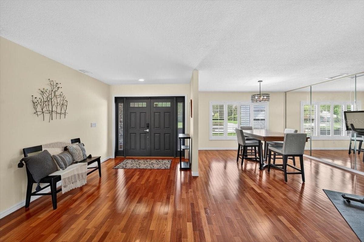 2004 N Golfview Dr photo 3