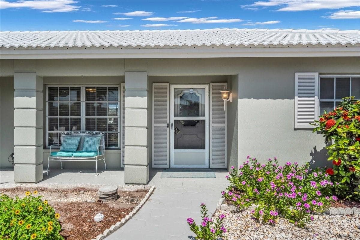 3816 Royal Palm Dr photo 3