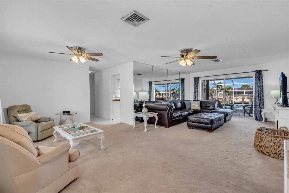3816 Royal Palm Dr photo 4