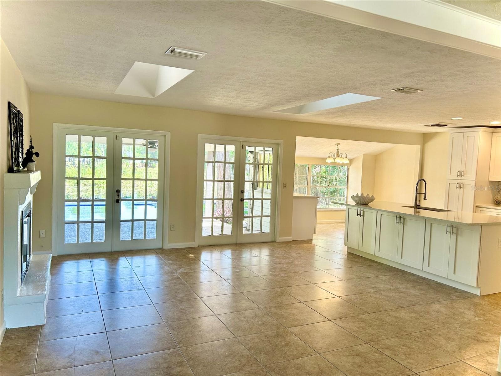 17017 Paula Ln photo 5