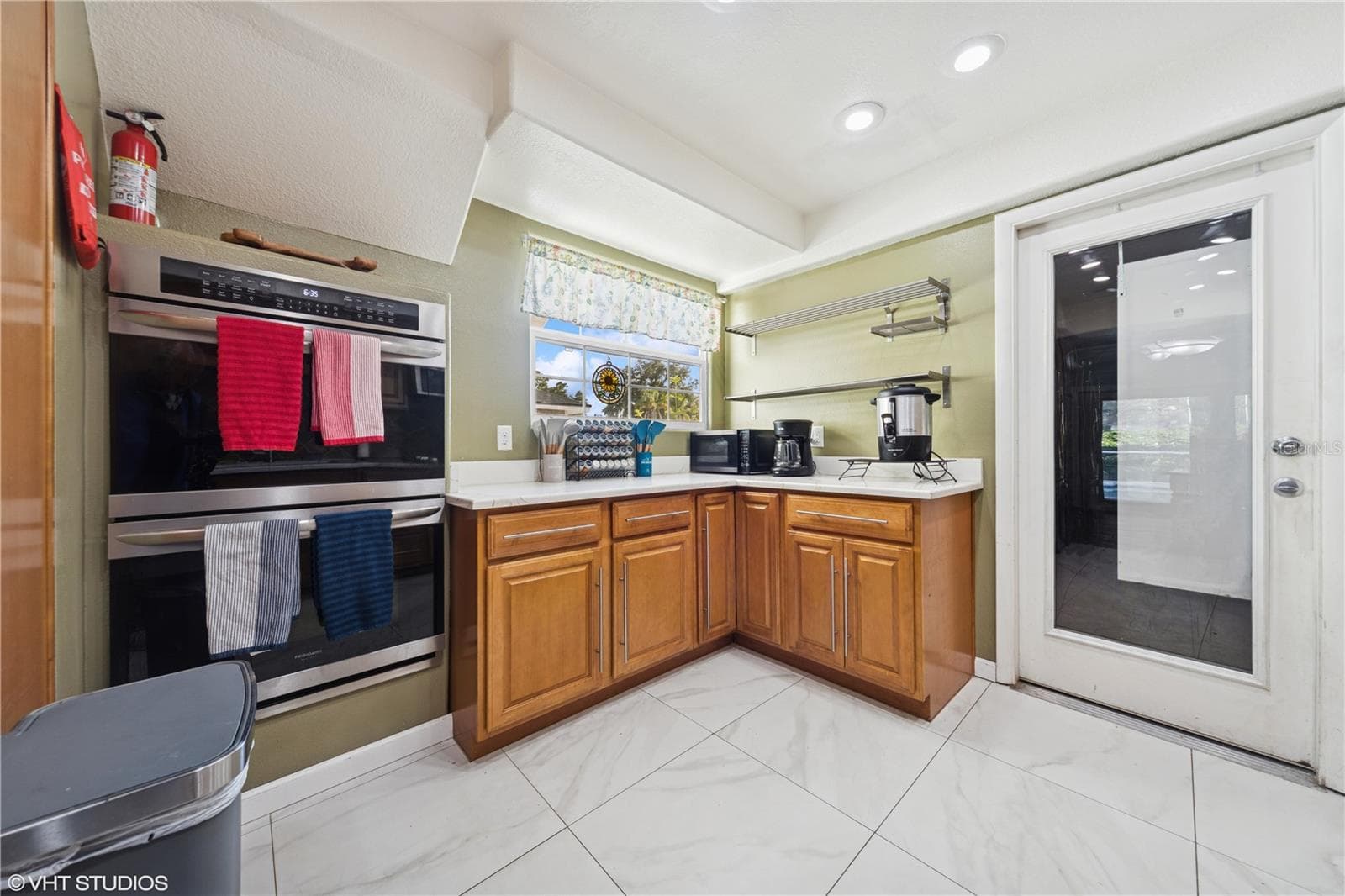 4907 Country Aire Ln photo 3