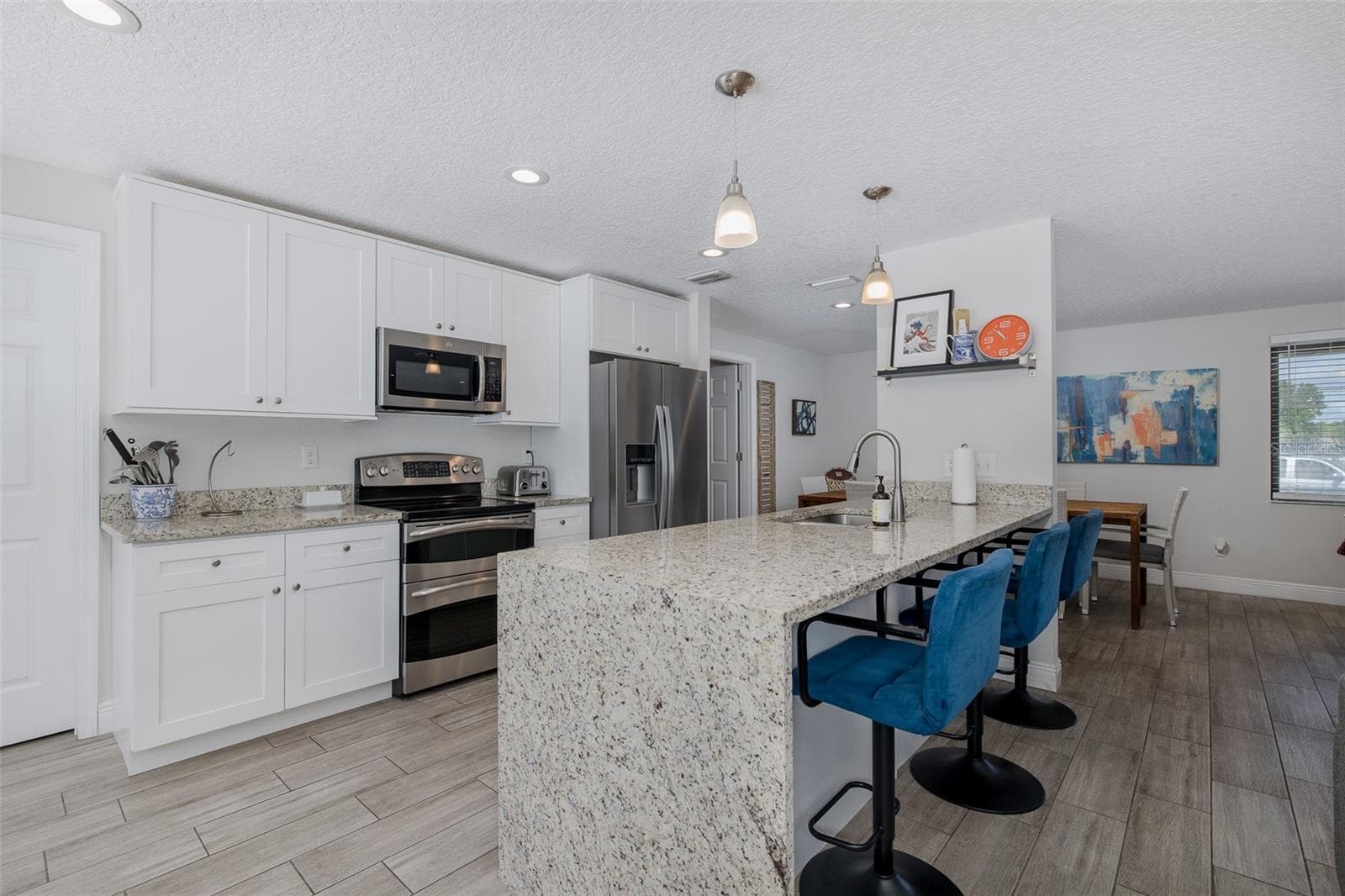2180 Philippe Pkwy photo 4
