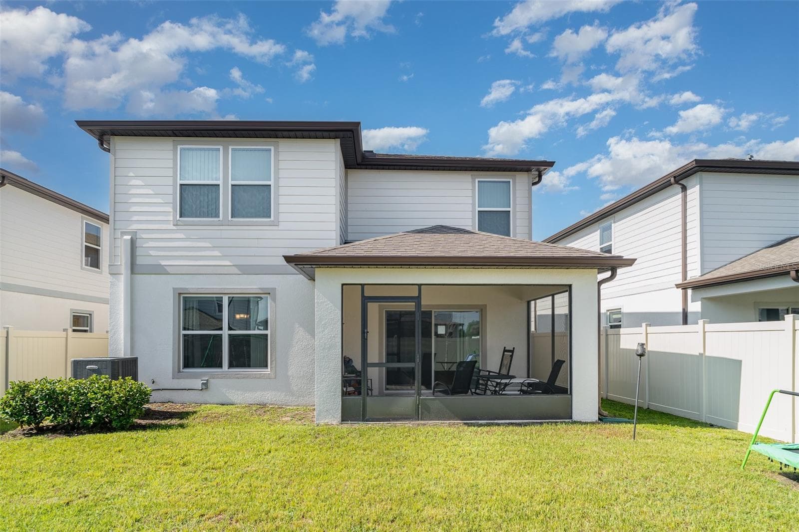 465 Waterford Dr photo 4