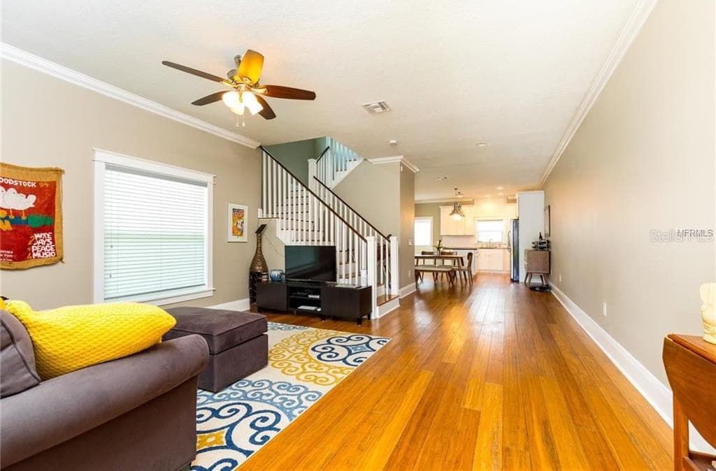 121 W Giddens Ave photo 4